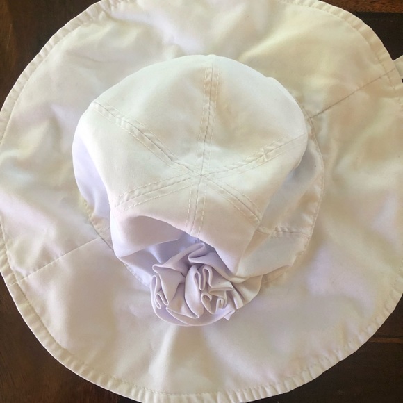 Carters Bathing suit and Summer Hat 9 mo - Picture 5 of 7